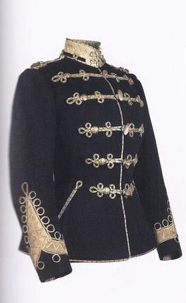 Soutache braiding on a military jacket