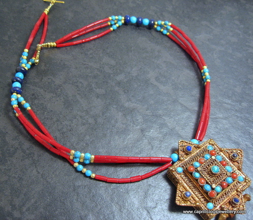 Statement necklace made by Caprilicious Jewellery - Ghau box pendant